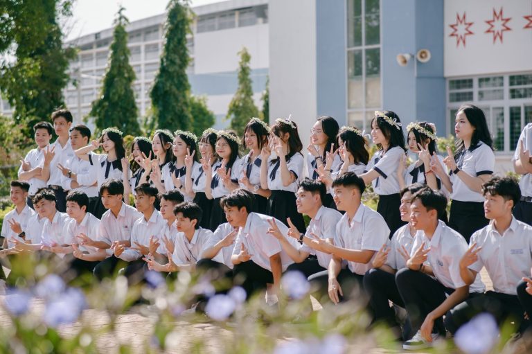 TẤT TẦN TẬT NHỮNG ĐIỀU CẦN BIẾT TRƯỚC KHI CHỤP ẢNH KỶ YẾU (Landscape 1.50:1)